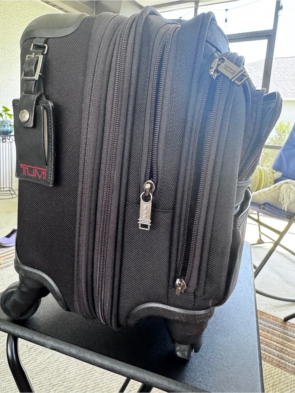Tumi Wheeled Expandable Briefcase Bag Professional Carry-On